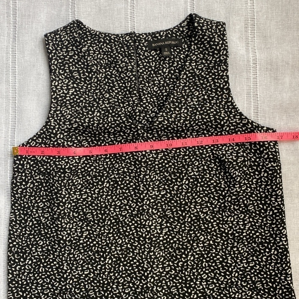 Banana Republic sleeveless top in cheetah print. - Picture 7 of 11